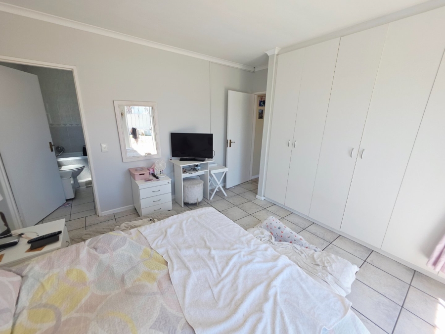 3 Bedroom Property for Sale in Parklands Western Cape